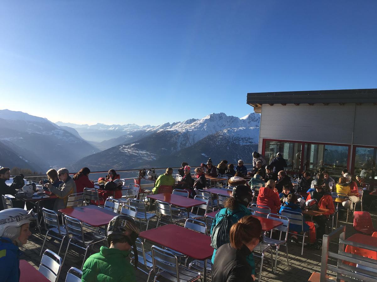 Auberge de jeunesse Restaurant Fleschboden à Rosswald Extérieur photo